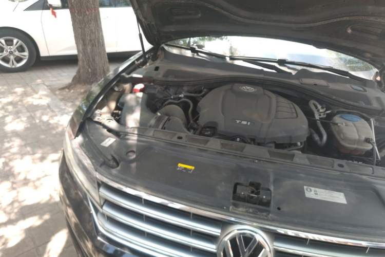 Used Volkswagen Phideon 2018 Revised Version 380TSI Two-Wheel Drive Business Edition Engine Bay Right