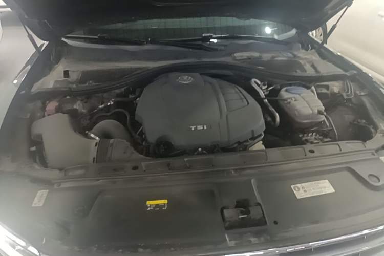 Used Volkswagen Phideon 2018 Revised Version 380TSI Two-Wheel Drive Business Edition Engine Bay