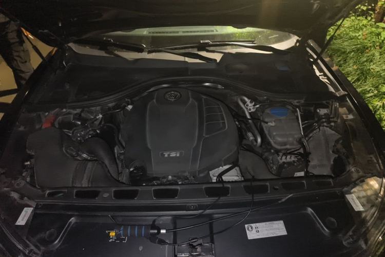 Used Volkswagen Phideon 2018 Revised Version 380TSI Two-Wheel Drive Business Edition Engine Bay