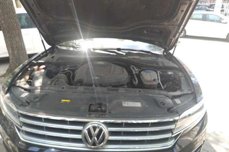 Used Volkswagen Phideon 2018 Revised Version 380TSI Two-Wheel Drive Business Edition Engine Bay