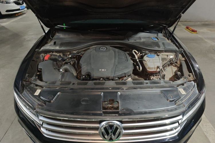 Used Volkswagen Phideon 2018 Revised Version 380TSI Two-Wheel Drive Business Edition Engine Bay