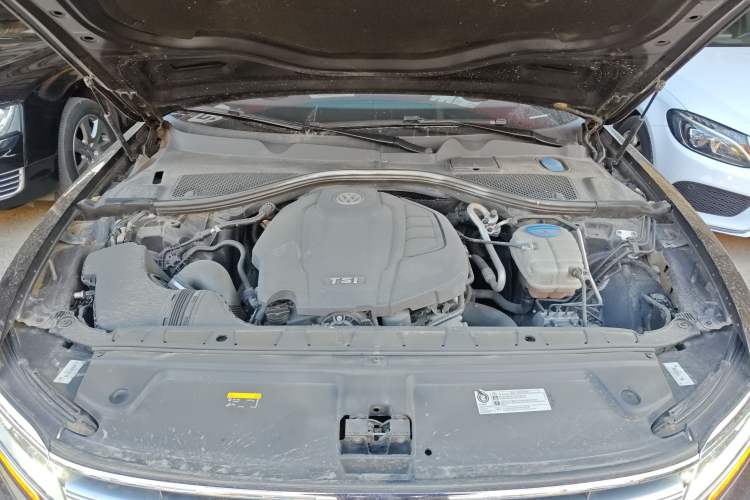 Used Volkswagen Phideon 2018 Revised Version 380TSI Two-Wheel Drive Business Edition Engine Bay