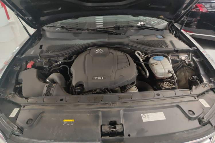 Used Volkswagen Phideon 2018 Revised Version 380TSI Two-Wheel-Drive Flagship Edition Engine Bay