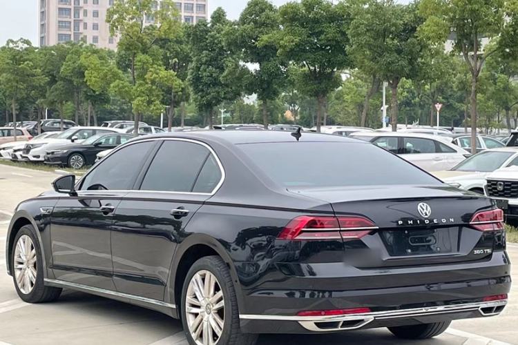 Used Volkswagen Phideon 2018 380TSI Two-Wheel-Drive Flagship Edition Exterior 2
