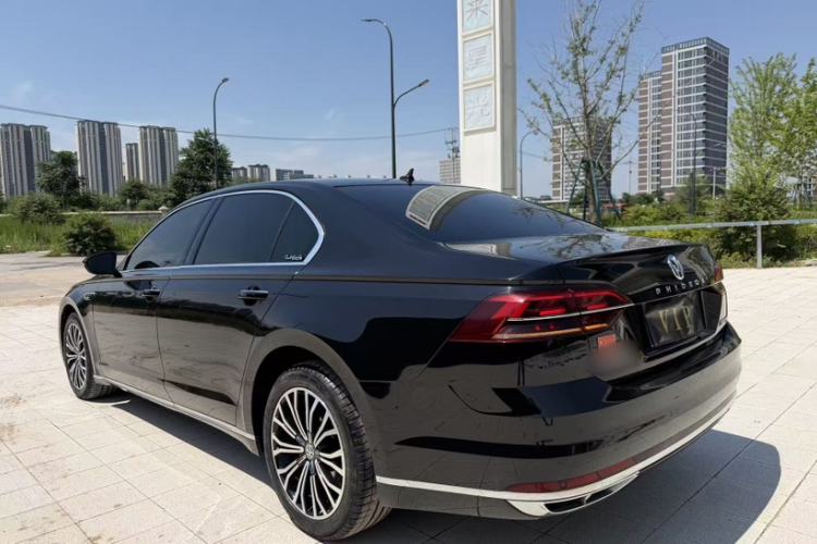 Used Volkswagen Phideon 2018 Revised Version 380TSI Two-Wheel Drive Business Edition Exterior 3