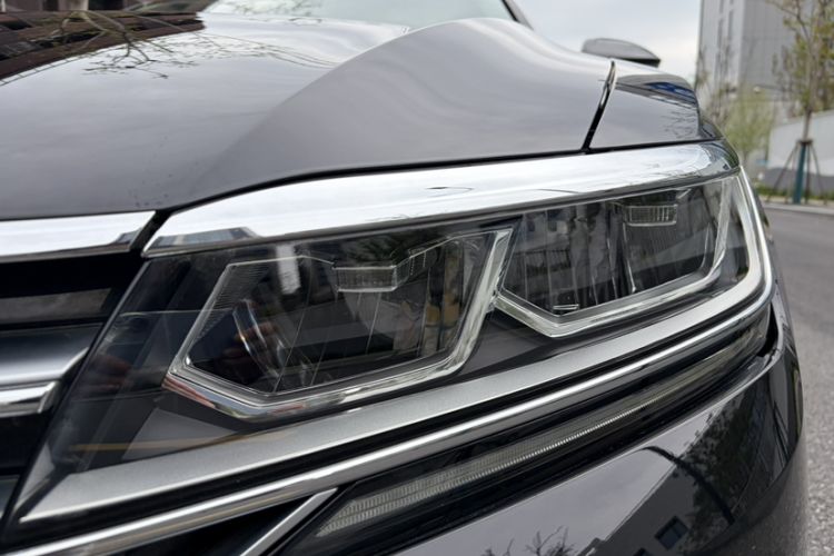 Used Volkswagen Phideon 2018 Revised Version 380TSI Two-Wheel Drive Business Edition
