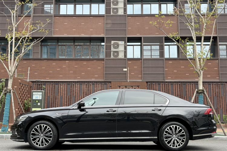 Used Volkswagen Phideon 2018 Revised Version 380TSI Two-Wheel Drive Business Edition
