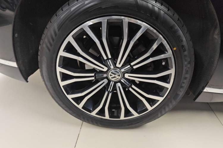 Used Volkswagen Phideon 2018 Revised Version 380TSI Two-Wheel Drive Business Edition Exterior 5