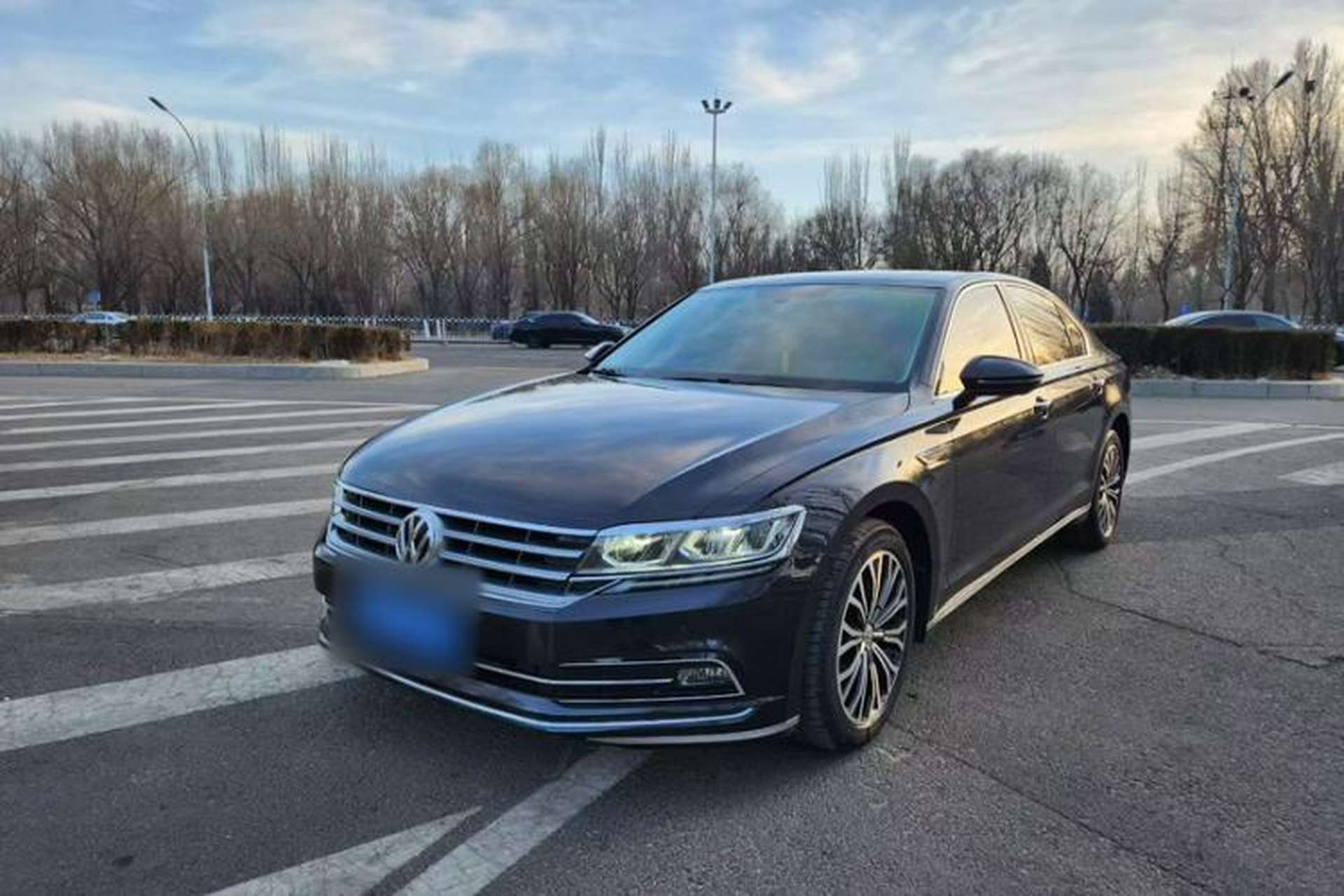 Used Volkswagen Phideon 2018 Revised Version 380TSI Two-Wheel Drive Business Edition Front Left 45 Deg