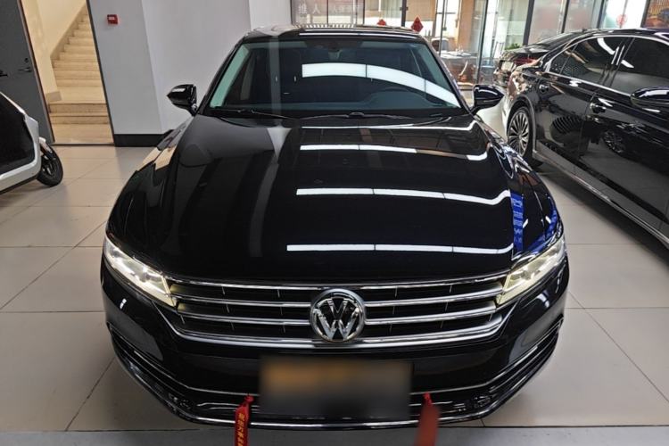 Used Volkswagen Phideon 2018 Revised Version 380TSI Two-Wheel-Drive Flagship Edition Front
