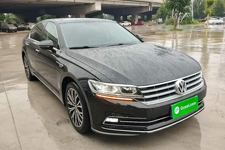 Used Volkswagen Phideon 2018 Revised Version 380TSI Two-Wheel Drive Business Edition Front Right 45 Deg