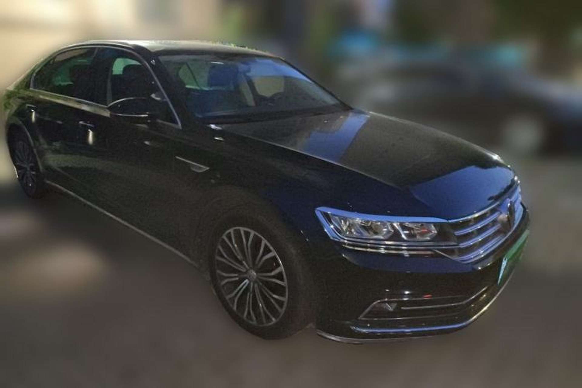 Used Volkswagen Phideon 2018 380TSI Two-Wheel Drive Business Edition Front Right 45 Deg