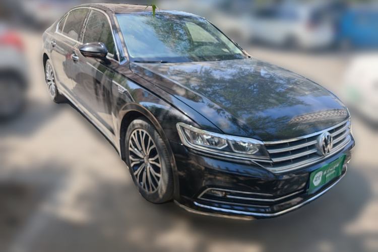 Used Volkswagen Phideon 2018 Revised Version 380TSI Two-Wheel Drive Business Edition Front Right 45 Deg