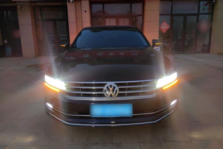 Used Volkswagen Phideon 2018 Revised Version 380TSI Two-Wheel Drive Business Edition Front