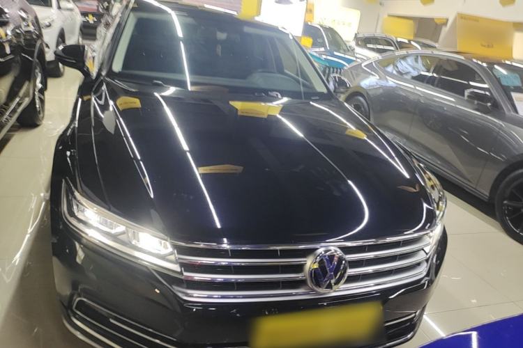 Used Volkswagen Phideon 2018 Revised Version 380TSI Two-Wheel Drive Business Edition Front