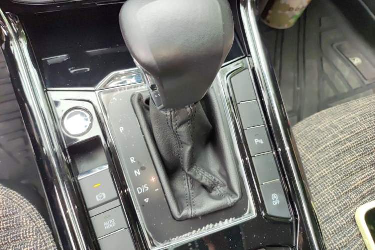 Used Volkswagen Phideon 2018 Revised Version 380TSI Two-Wheel Drive Business Edition Gear Lever