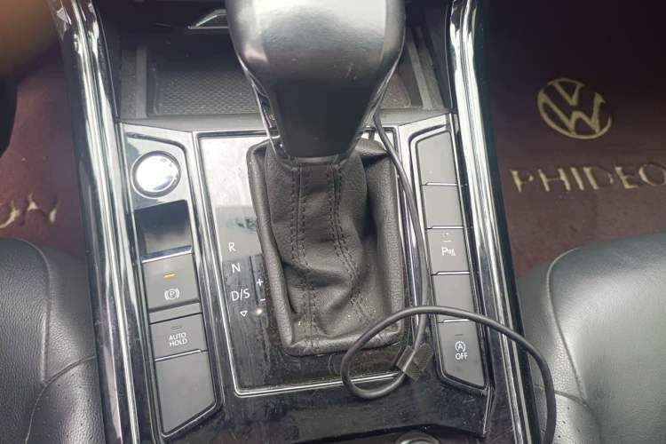 Used Volkswagen Phideon 2018 380TSI Two-Wheel Drive Business Edition Gear Lever