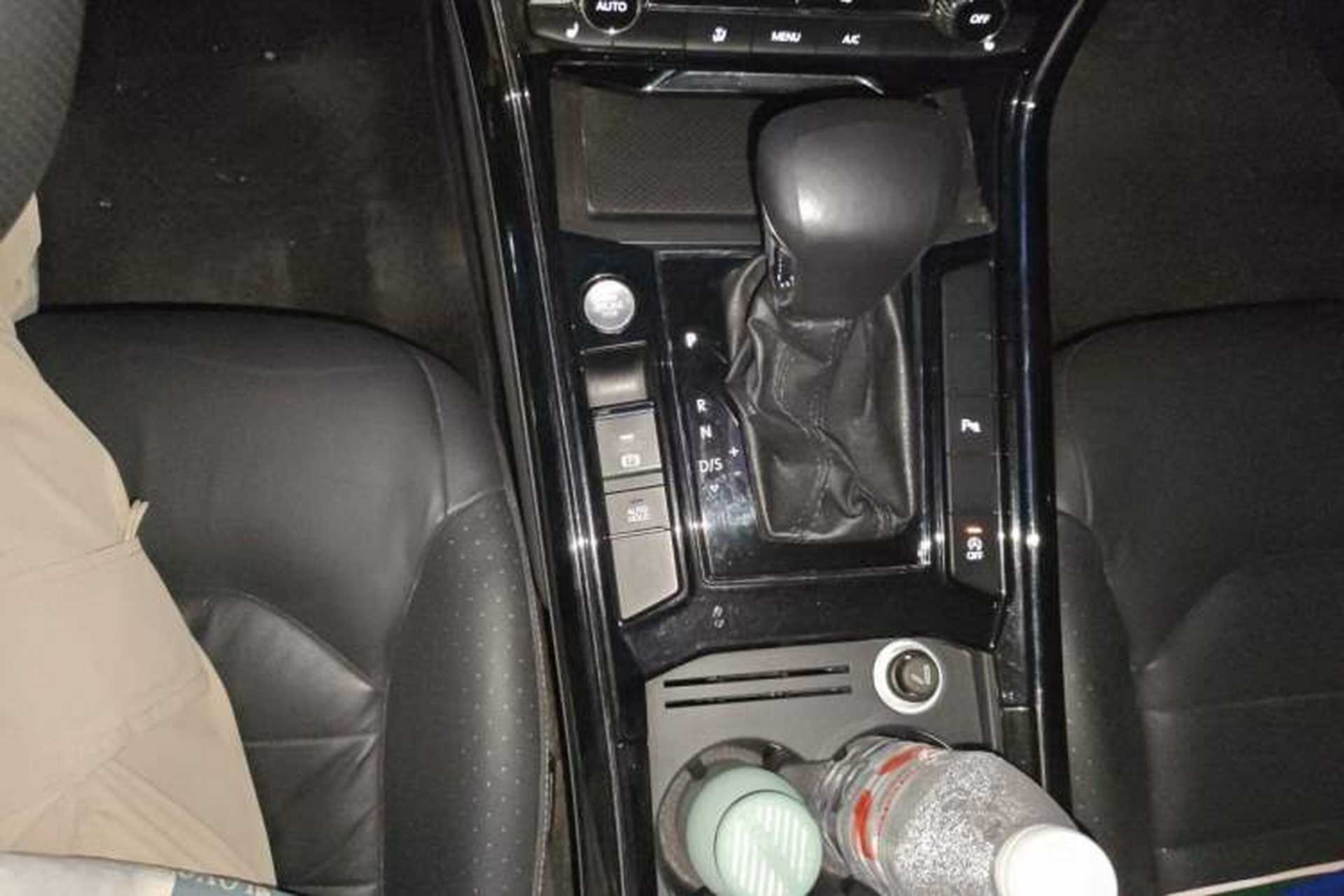 Used Volkswagen Phideon 2018 380TSI Two-Wheel Drive Business Edition Gear Lever
