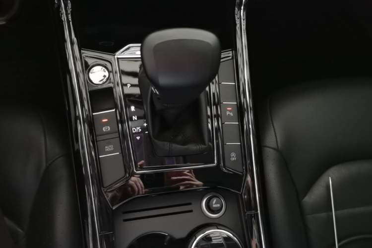 Used Volkswagen Phideon 2018 Revised Version 380TSI Two-Wheel Drive Business Edition Gear Lever