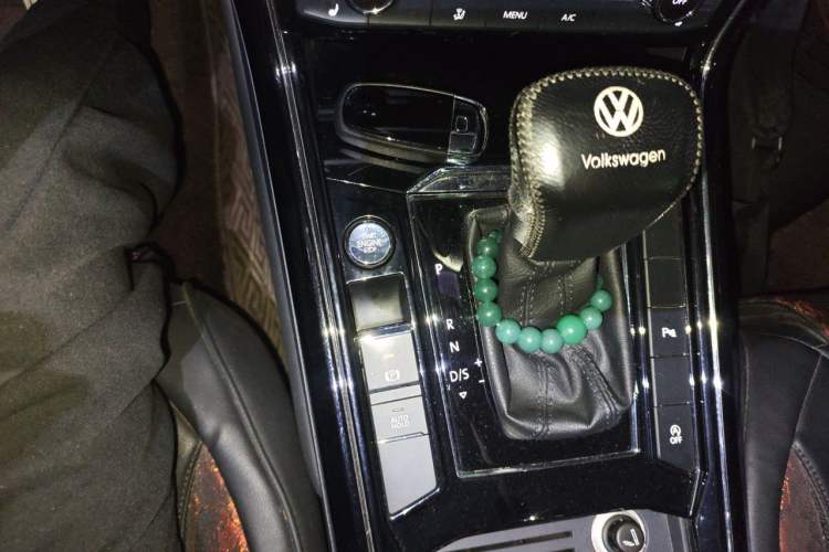 Used Volkswagen Phideon 2018 Revised Version 380TSI Two-Wheel Drive Business Edition Gear Lever
