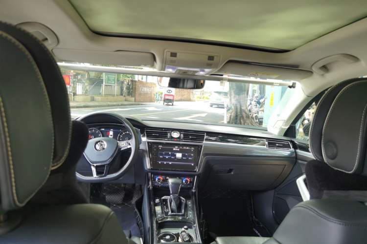 Used Volkswagen Phideon 2018 Revised Version 380TSI Two-Wheel-Drive Flagship Edition Headliner