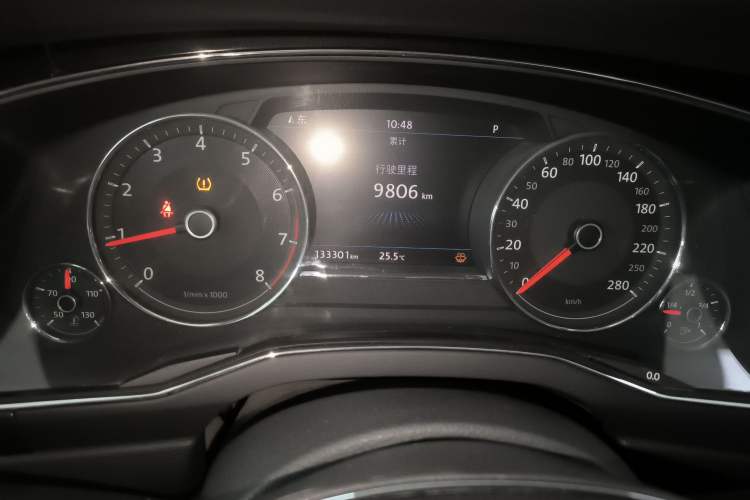Used Volkswagen Phideon 2018 Revised Version 380TSI Two-Wheel Drive Business Edition Instrument Cluster