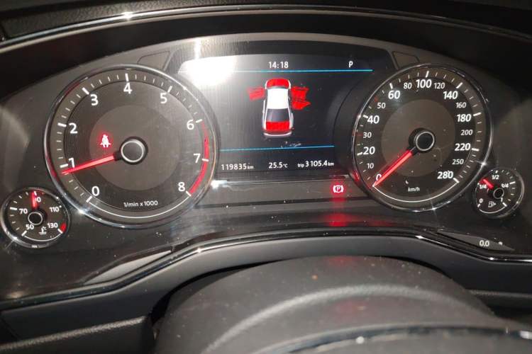 Used Volkswagen Phideon 2018 Revised Version 380TSI Two-Wheel Drive Business Edition Instrument Cluster