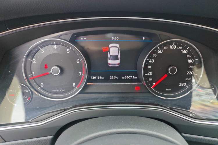 Used Volkswagen Phideon 2018 Revised Version 380TSI Two-Wheel Drive Business Edition Instrument Cluster