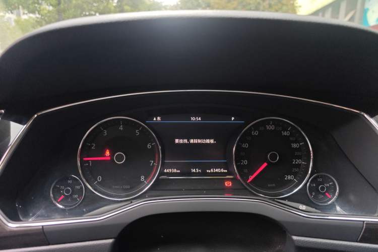 Used Volkswagen Phideon 2018 Revised Version 380TSI Two-Wheel Drive Business Edition Instrument Cluster