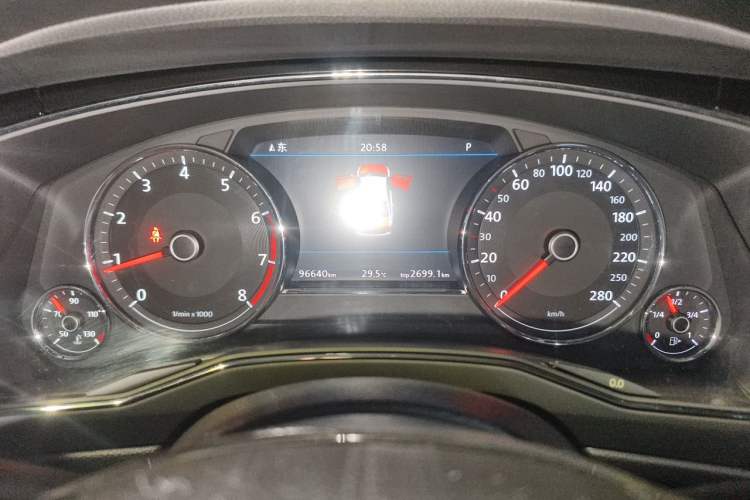 Used Volkswagen Phideon 2018 Revised Version 380TSI Two-Wheel Drive Business Edition Instrument Cluster