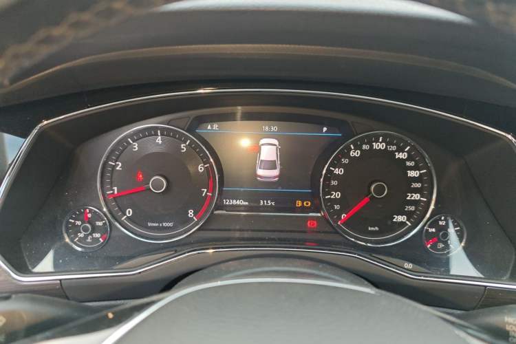 Used Volkswagen Phideon 2018 Revised Version 380TSI Two-Wheel Drive Business Edition Instrument Cluster