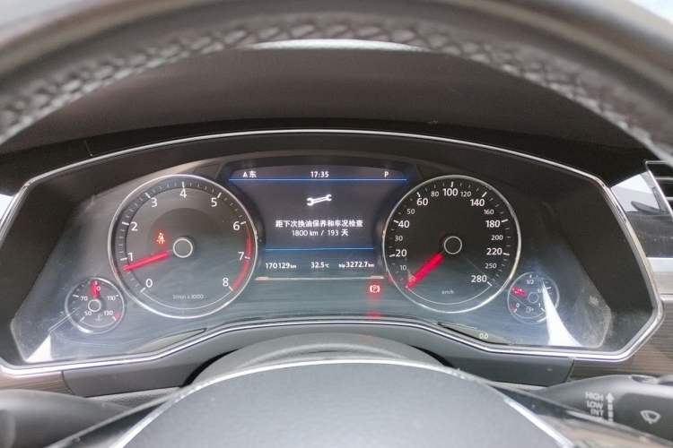 Used Volkswagen Phideon 2018 Revised Version 380TSI Two-Wheel Drive Business Edition Instrument Cluster