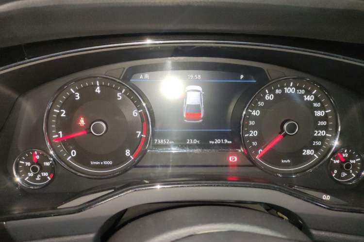 Used Volkswagen Phideon 2018 Revised Version 380TSI Two-Wheel Drive Business Edition Instrument Cluster