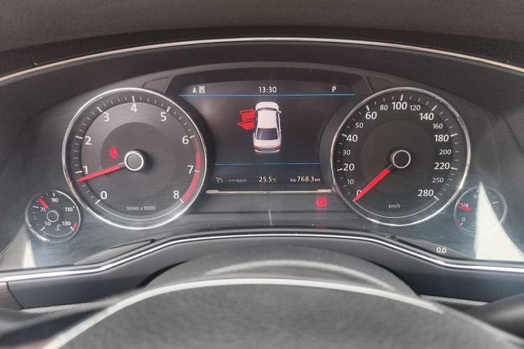 Used Volkswagen Phideon 2018 Revised Version 380TSI Two-Wheel Drive Business Edition Instrument Cluster