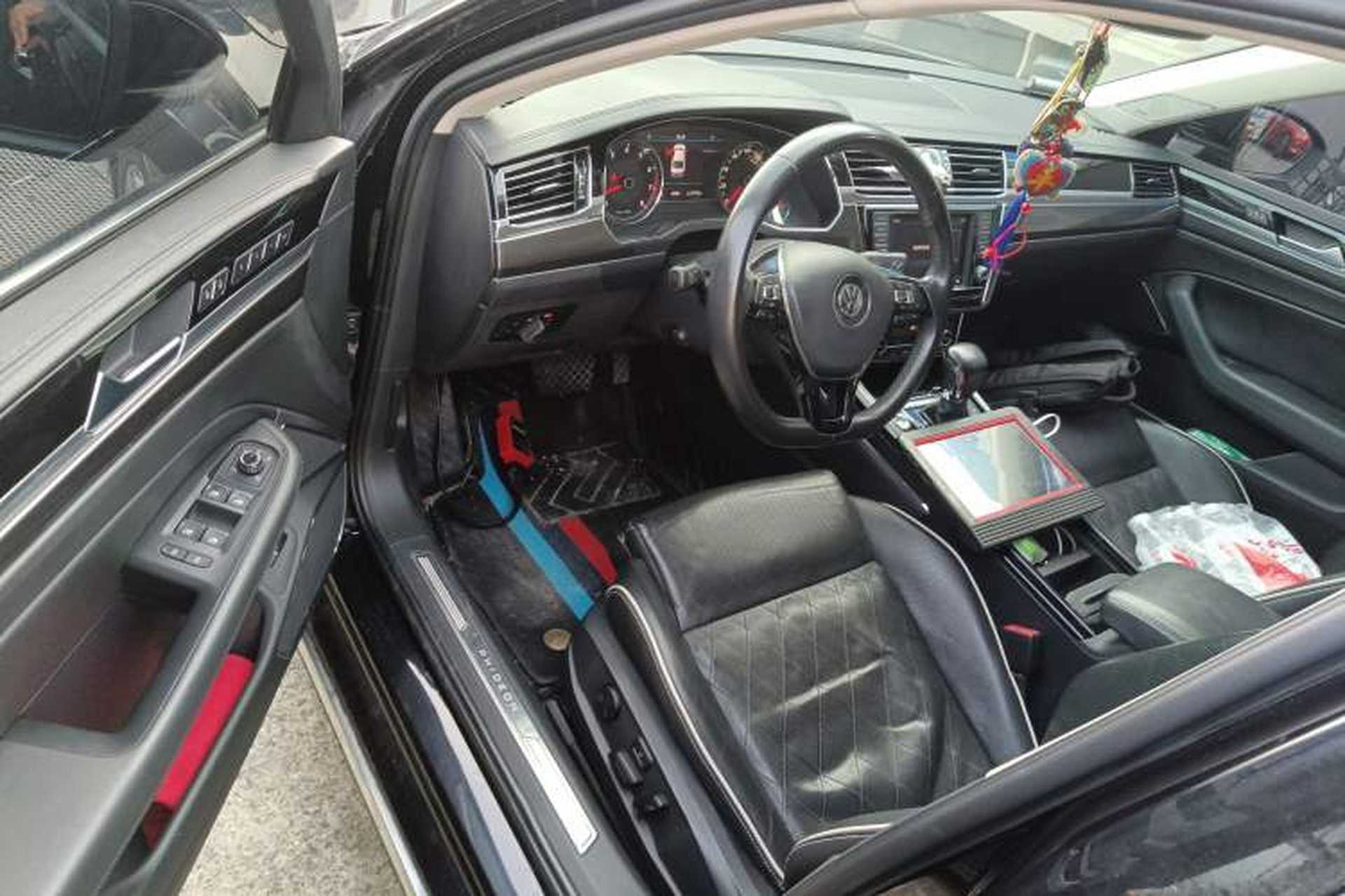 Used Volkswagen Phideon 2018 380TSI Two-Wheel-Drive Flagship Edition Interior 3