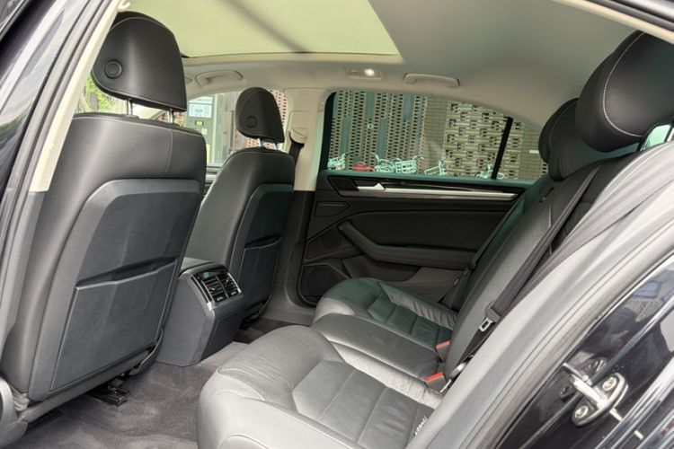 Used Volkswagen Phideon 2018 Revised Version 380TSI Two-Wheel Drive Business Edition
