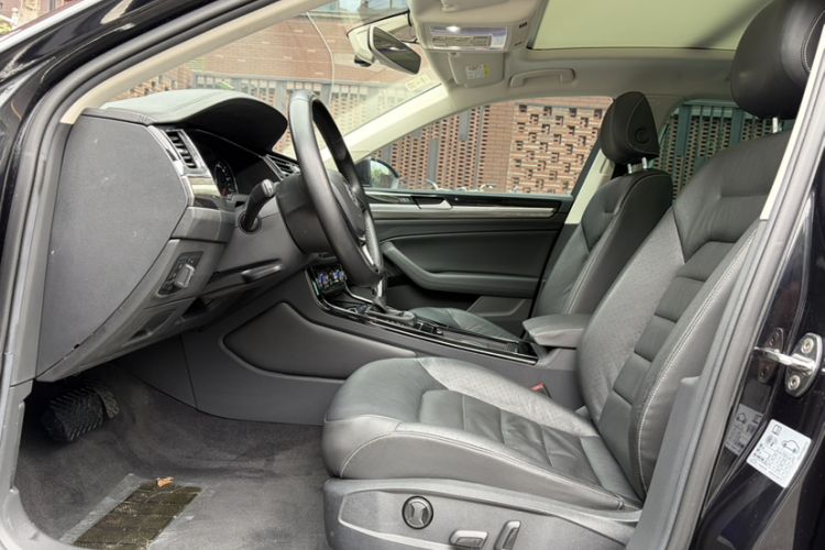 Used Volkswagen Phideon 2018 Revised Version 380TSI Two-Wheel Drive Business Edition
