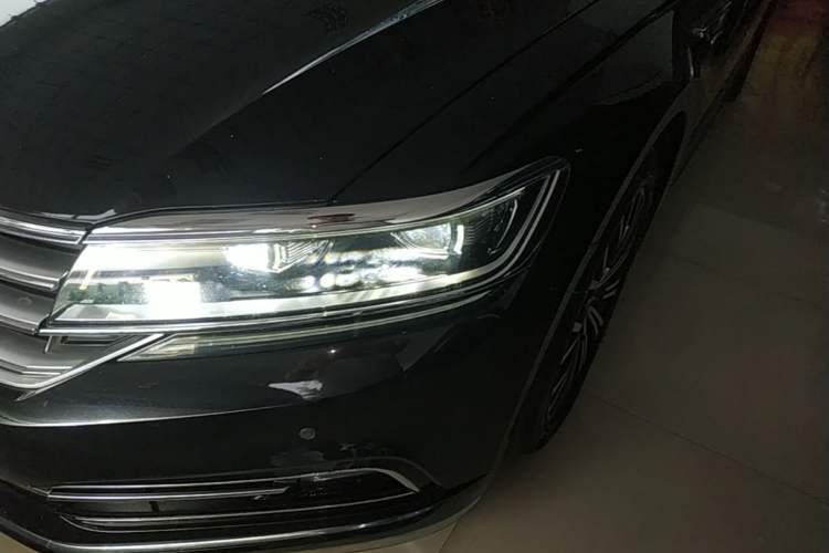 Used Volkswagen Phideon 2018 Revised Version 380TSI Two-Wheel Drive Business Edition Left Front Headlight
