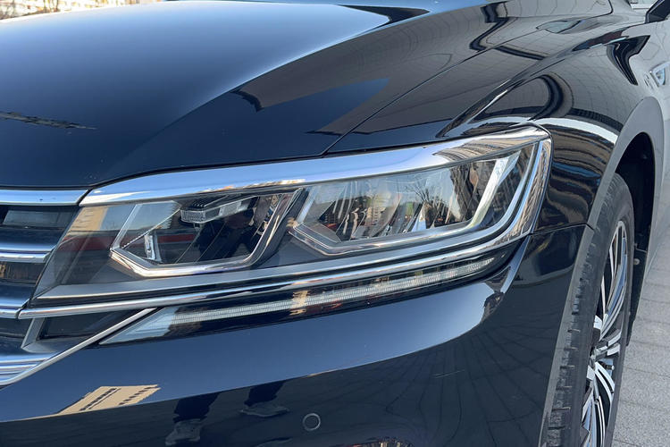 Used Volkswagen Phideon 2018 Revised Version 380TSI Two-Wheel Drive Business Edition Left Front Headlight
