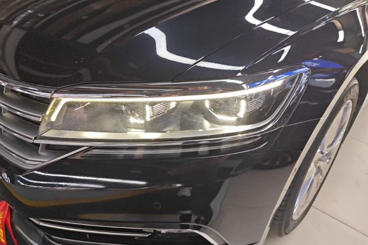 Used Volkswagen Phideon 2018 Revised Version 380TSI Two-Wheel-Drive Flagship Edition Left Front Headlight