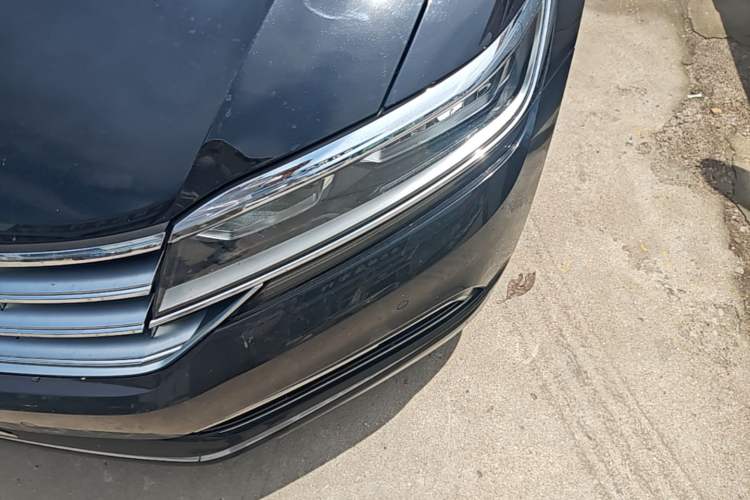 Used Volkswagen Phideon 2018 Revised Version 380TSI Two-Wheel Drive Business Edition Left Front Headlight