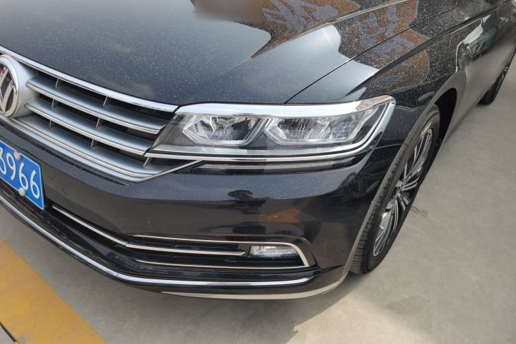 Used Volkswagen Phideon 2018 Revised Version 380TSI Two-Wheel Drive Business Edition Left Front Headlight