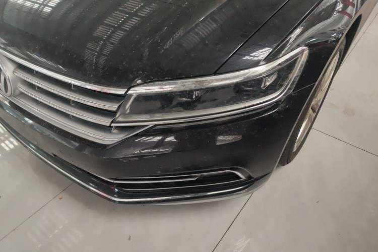 Used Volkswagen Phideon 2018 Revised Version 380TSI Two-Wheel-Drive Flagship Edition Left Front Headlight