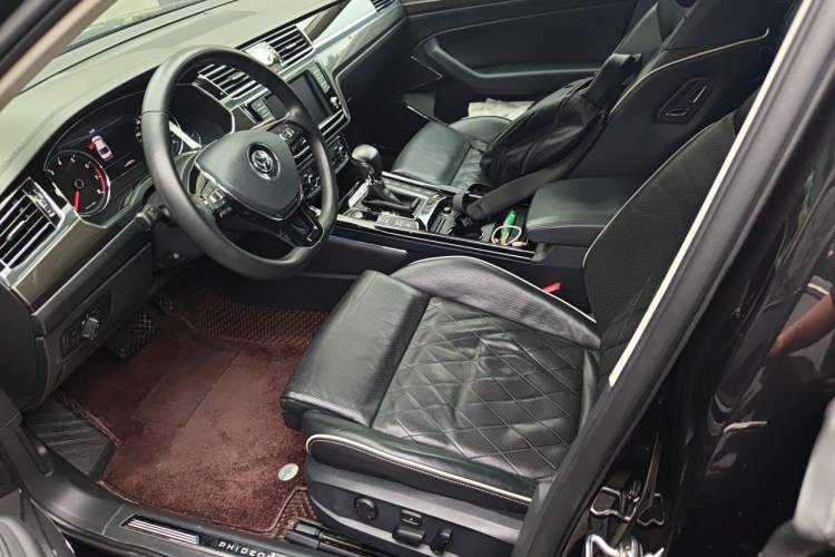 Used Volkswagen Phideon 2018 380TSI Two-Wheel-Drive Flagship Edition Left Front Seat
