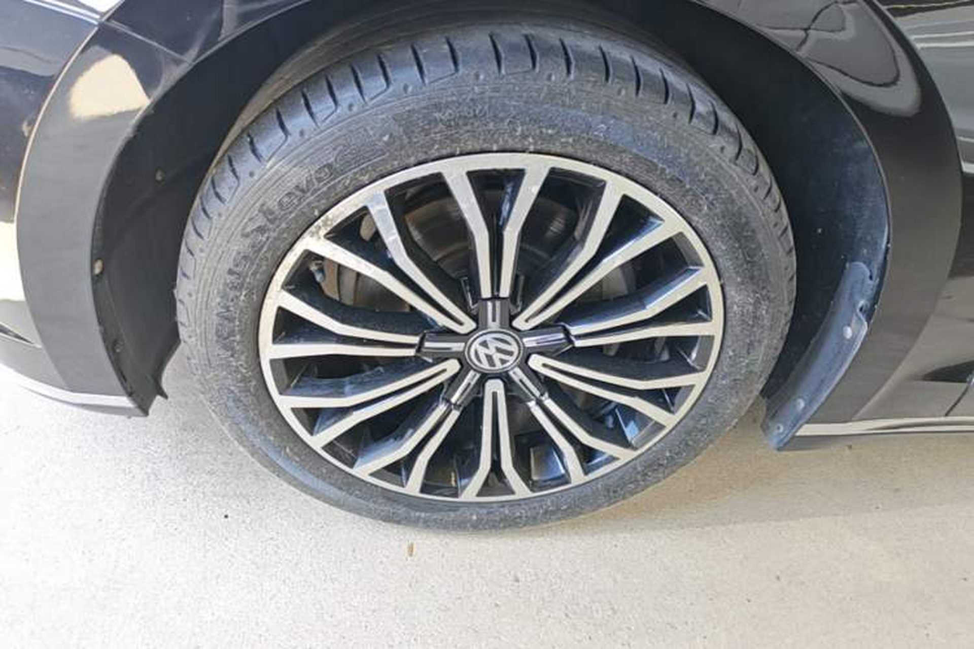 Used Volkswagen Phideon 2018 Revised Version 380TSI Two-Wheel Drive Business Edition Left Front Wheel Hub