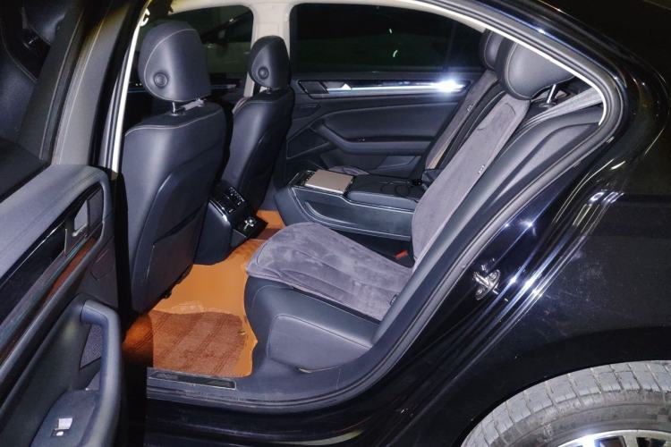 Used Volkswagen Phideon 2018 Revised Version 380TSI Two-Wheel Drive Business Edition Left Rear Seat