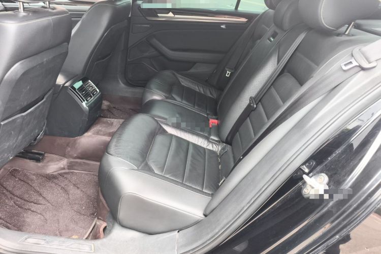 Used Volkswagen Phideon 2018 Revised Version 380TSI Two-Wheel Drive Business Edition Left Rear Seat