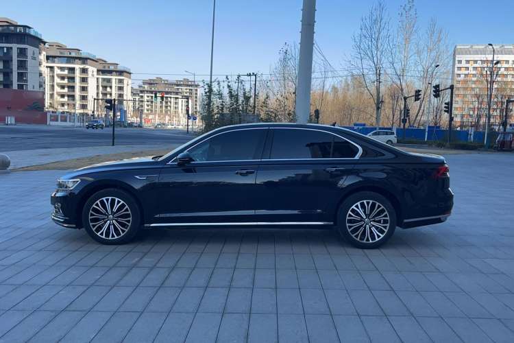 Used Volkswagen Phideon 2018 Revised Version 380TSI Two-Wheel Drive Business Edition Left Side