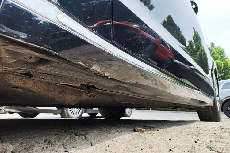 Used Volkswagen Phideon 2018 Revised Version 380TSI Two-Wheel Drive Business Edition Left Side Sill