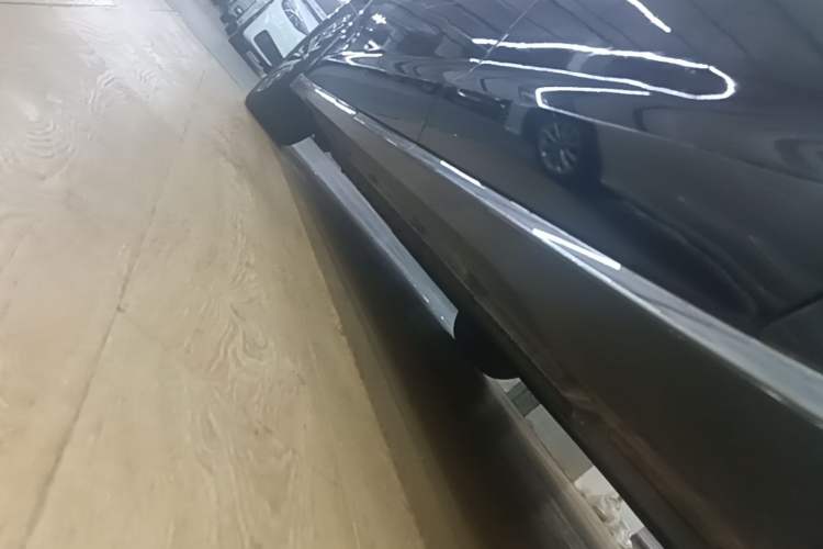Used Volkswagen Phideon 2018 Revised Version 380TSI Two-Wheel Drive Business Edition Left Side Sill